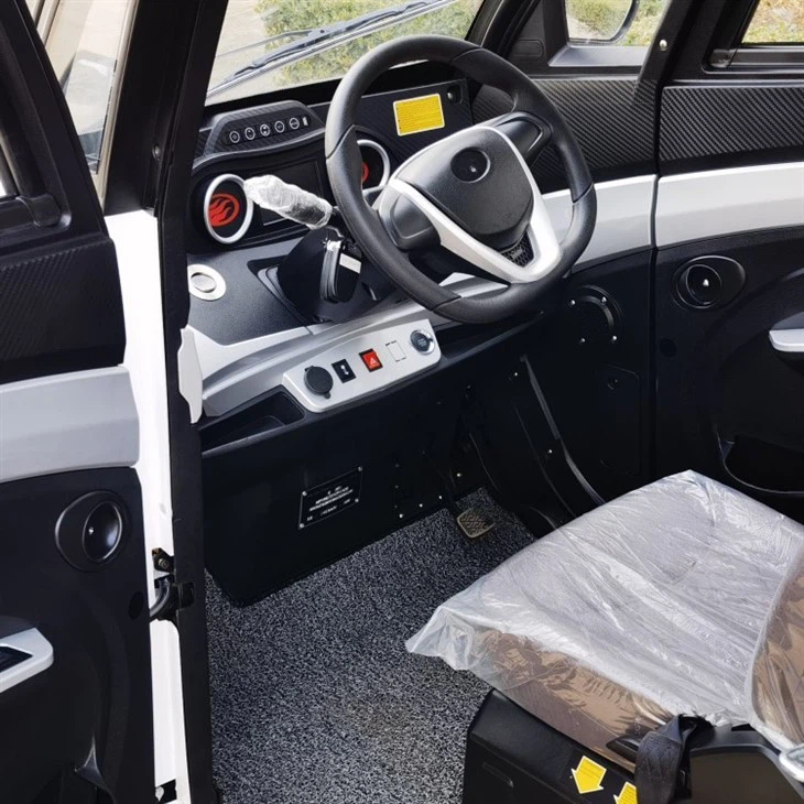 4seats Mini Electric Vehicle Small Car For Daily Travel