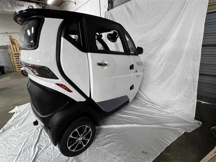 Low Speed Closed Cabin Auto Motorcycle Mini Tricycles
