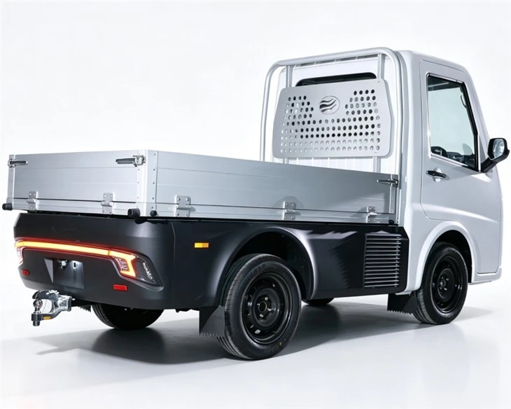 Hot Selling EEC Approved Refrigerated Van Box Clod Chain Electric Food Cart Delivery Transport Truck high quality